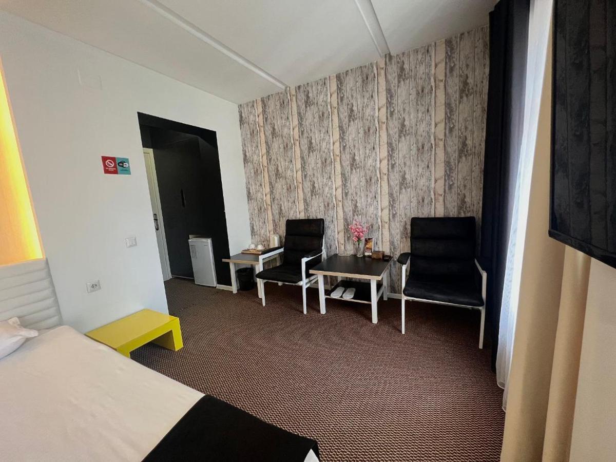 Io Hotel Bichkek Extérieur photo